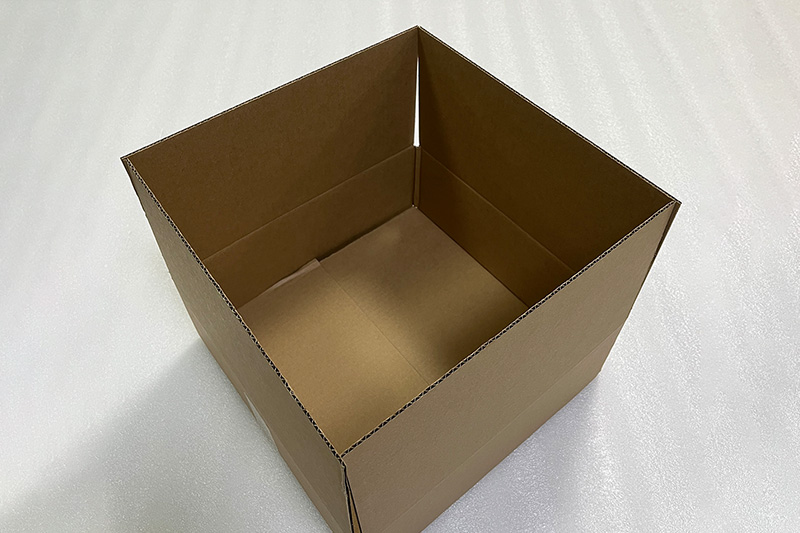 单坑三层纸箱